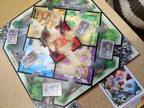 Partida al juego de mesa Zombie Kidz Evolution