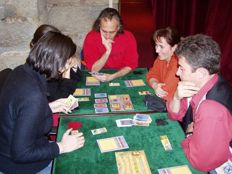Game Alhambra, see de:Alhambra (Spiel) , en:Alhambra (board game) , fi:Alhambra (lautapeli) , fr:Alhambra (jeu)
