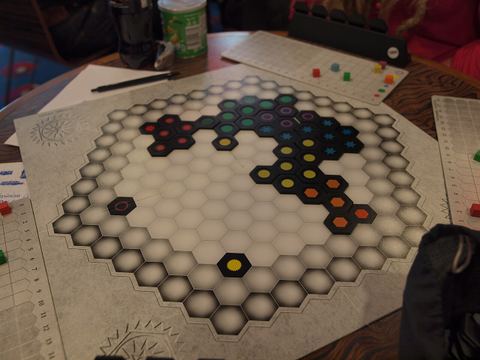A game of Ingenious being played at a pub aboard the ship Viking XPRS after the Finnish pub quiz summer championships.