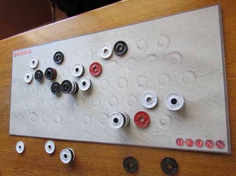 This is a photograph of a DVONN game in progress.