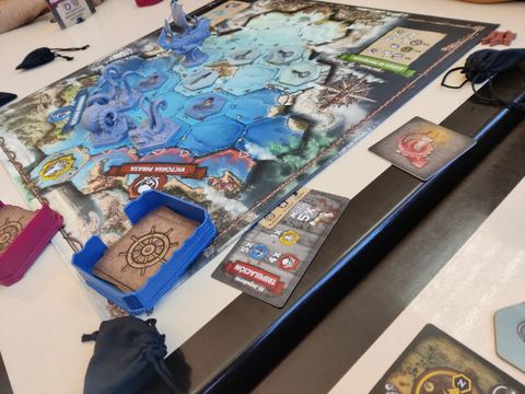 Partida a juego de mesa Feed the Kraken