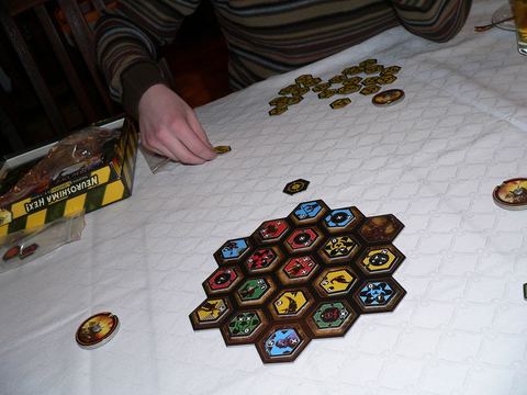 Playing Neuroshima HEX