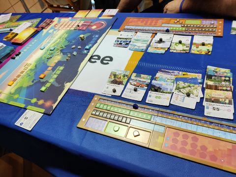 Partida al juego de mesa Daybreak