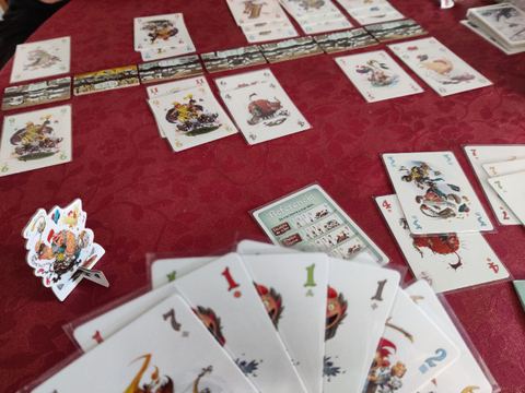 Partida al juego de mesa Schotten Totten 2